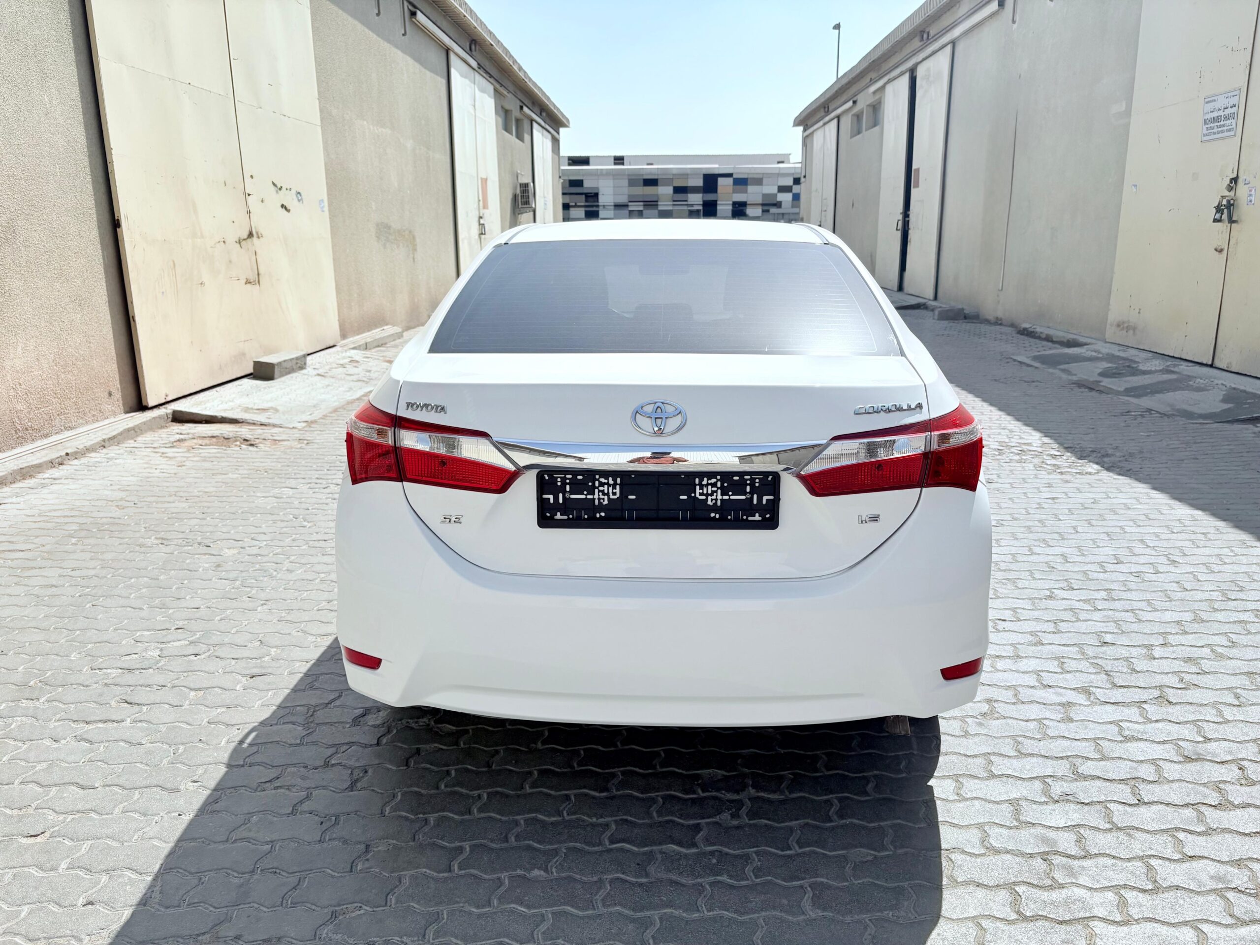 toyota-corolla-2015-rear-view