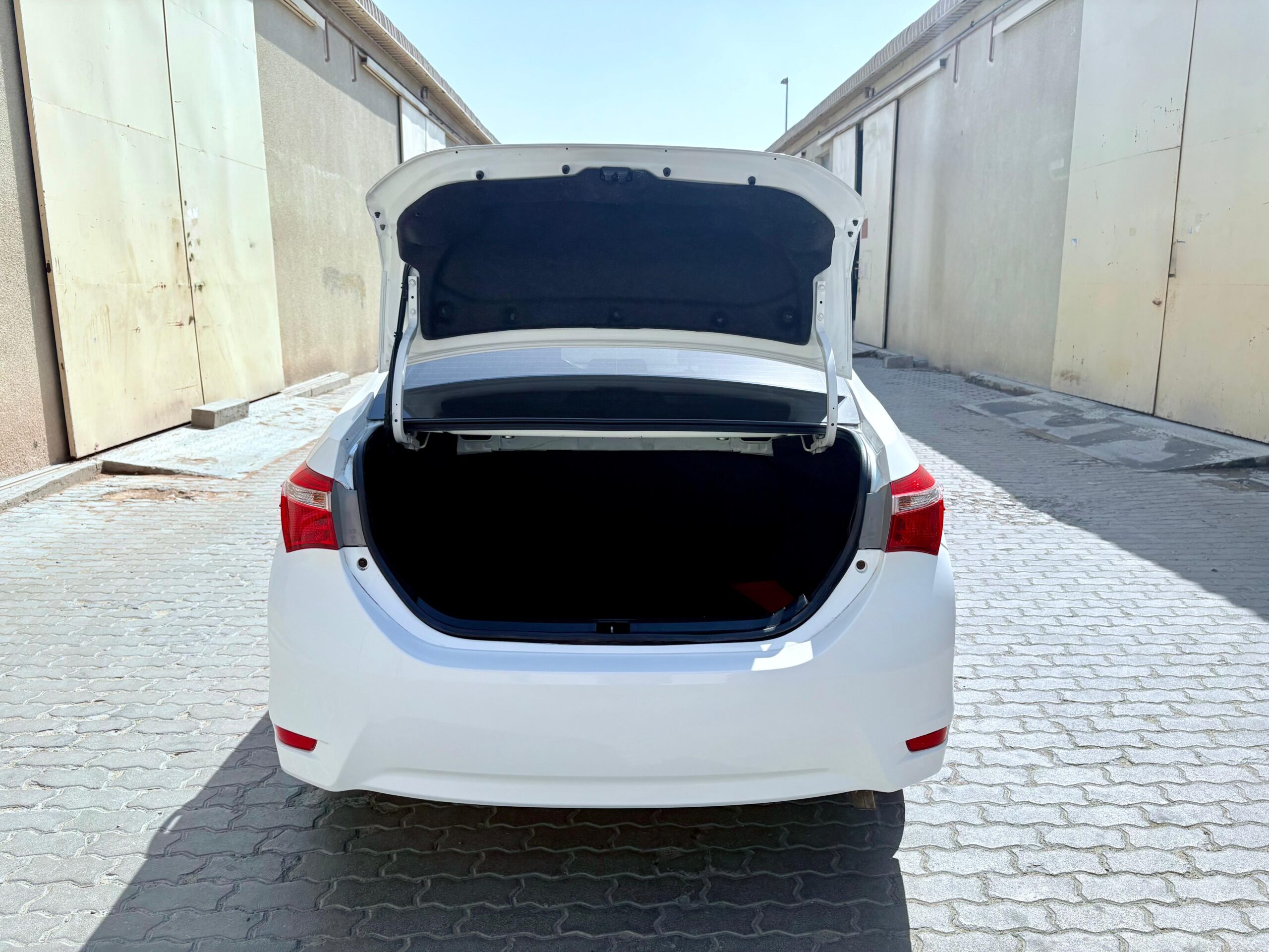 toyota-corolla-2015-trunk-space