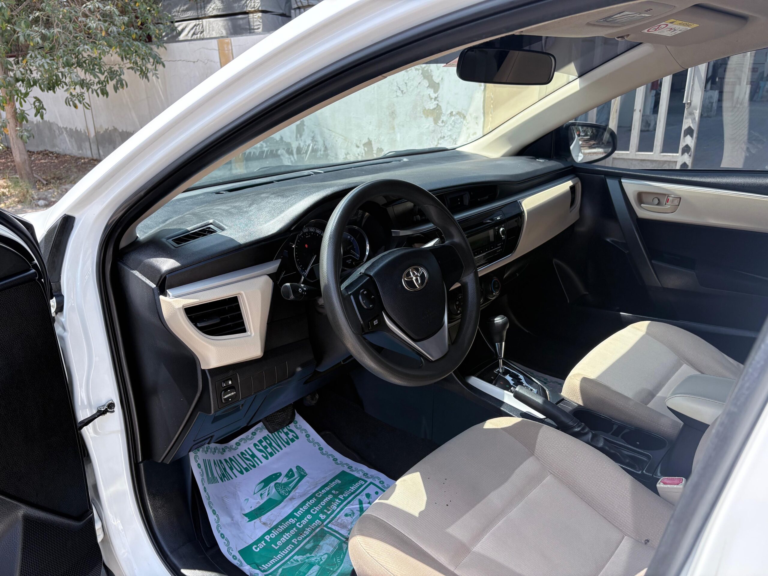 toyota-corolla-2015-steering-wheel