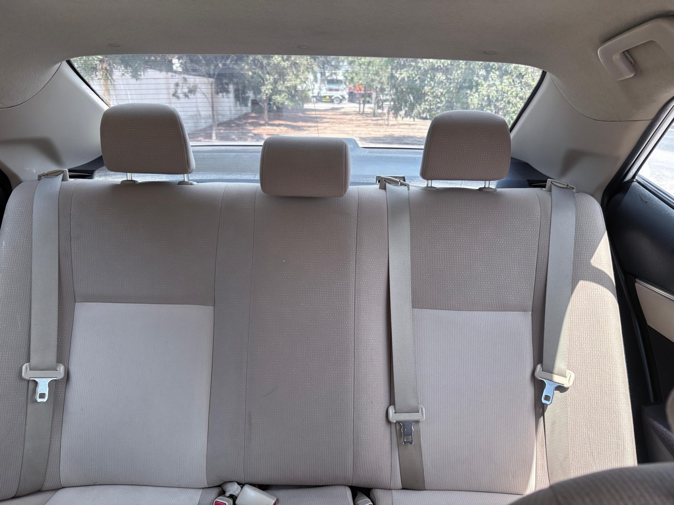 toyota-corolla-2015-rear-seats