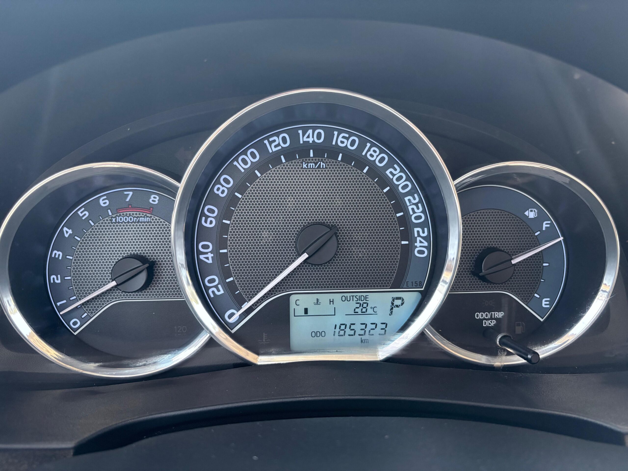 toyota-corolla-2015-speedometer